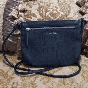 👉LAST CHANCE‼️ Calvin Klein Monogram Logo Dark Slim Dual Zip Crossbody